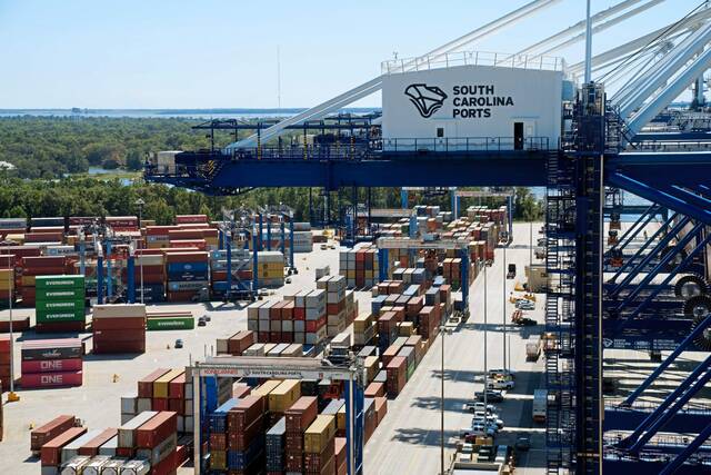 5691770_web1_AP22278094133826