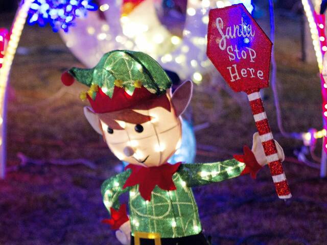 5701413_web1_te-toycollection-121522-7