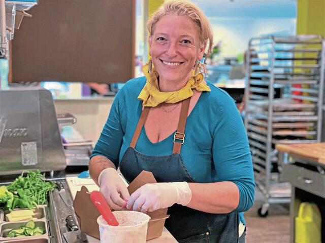 5702261_web1_vnd-farmerbakeropens-101621-4