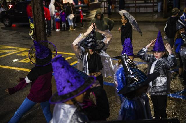 5706049_web1_GTR-JeannetteHalloween-1-103119