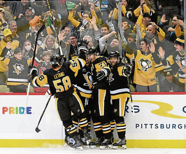 5713416_web1_ptr-PensStars07-121322
