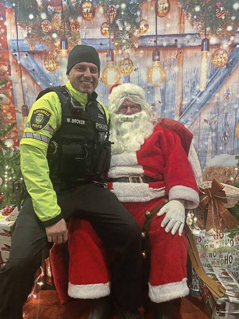 5713999_web1_breakfastwSanta1
