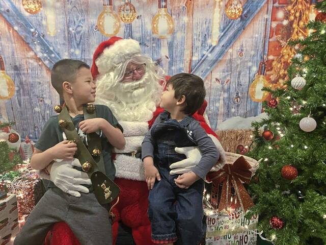 5713999_web1_breakfastwSanta6