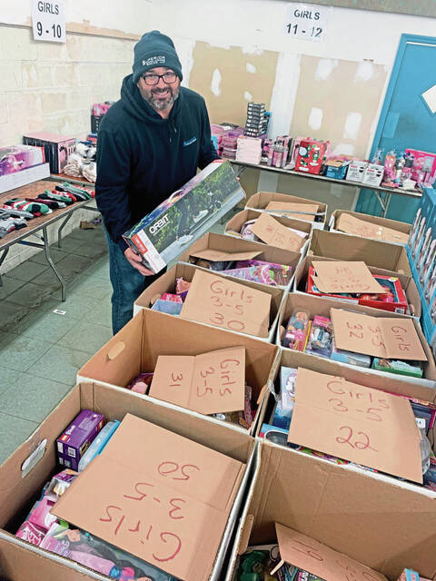 5716308_web1_vnd-toytheft2-121422