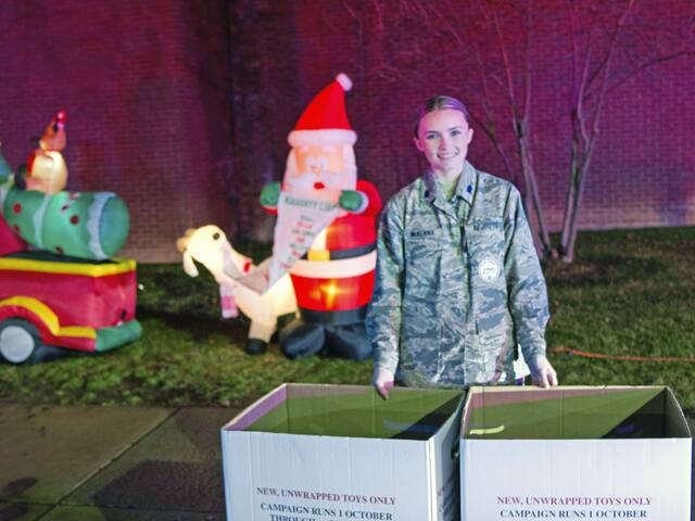 5716683_web1_pal-plumtoydrive-122222-1