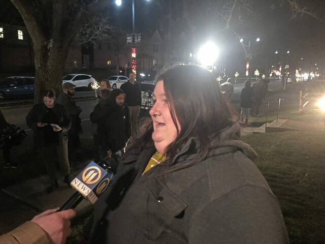 5718386_web1_SEW-SewickleyVigil3-122222