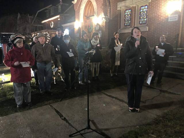 5718386_web1_SEW-SewickleyVigil7-122222