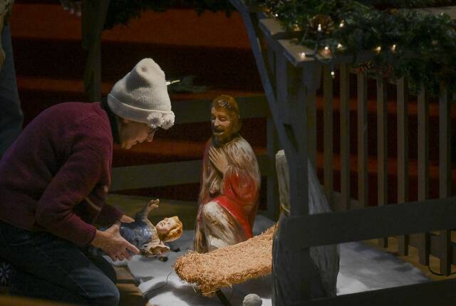 5728675_web1_gtr-XmasEve1-122422
