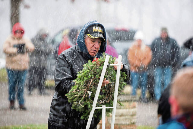 5729383_web1_ptr-WreathsJeannette1-121822