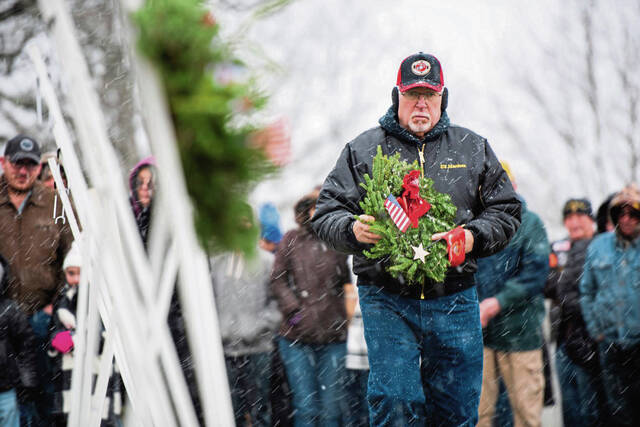 5729383_web1_ptr-WreathsJeannette4-121822