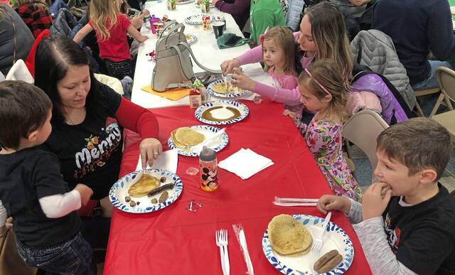 5729510_web1_gtr-LO-pancakebreakfast2-121922