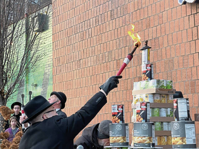 5733522_web1_Rabbi-Yisroel-Rosenfeld-2
