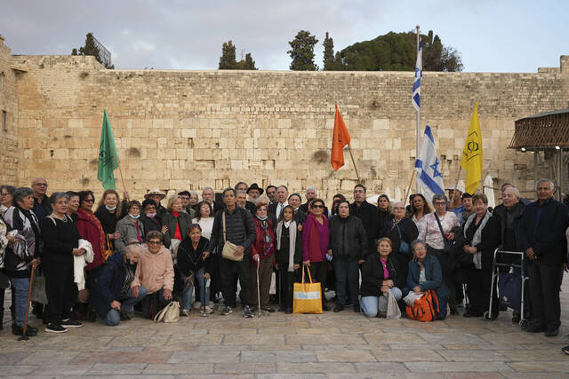 5739044_web1_5739044-2137aee2308449fc9dfd11eeddd99dfb