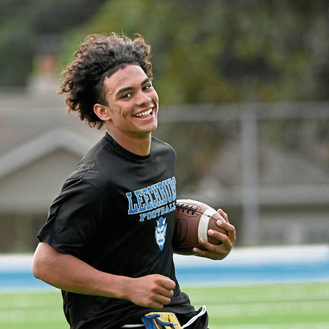Leechburg’s Braylan Lovelace, Apollo-Ridge’s Nick Curci carry A-K Valley flag on signing day