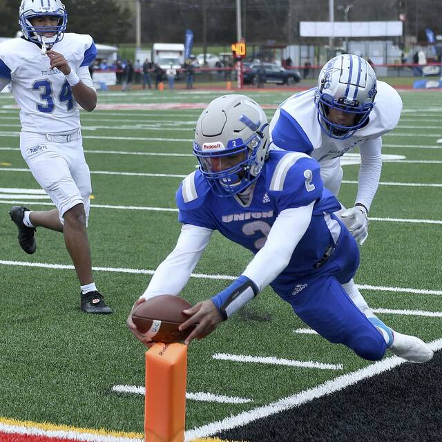 6 WPIAL football players earn 2022 Class A all-state honors