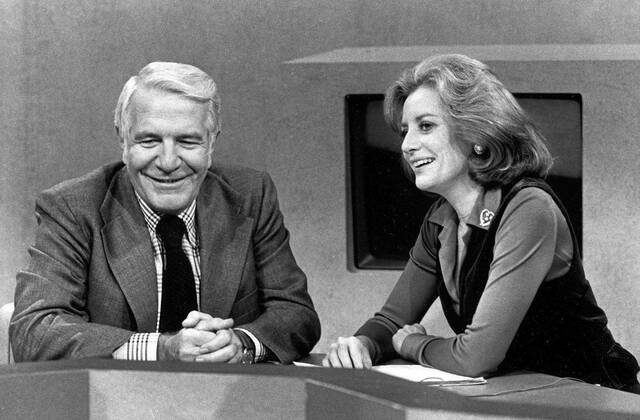 5766367_web1_ptr-BarbaraWalters-123122-8
