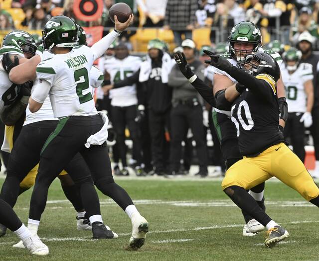 5768674_web1_ptr-Steelers20-100322