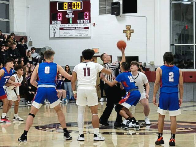 Greensburg Central Catholic boys pull away from Jeannette in chippy game between rivals