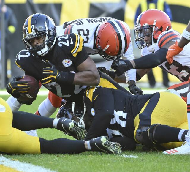 Feats of Strength: Some individual applause for beating Browns, but big picture grievances as Steelers miss playoffs