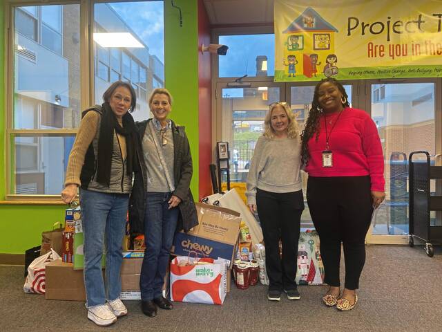 5791949_web1_her-womensboardfooddrive2-011923