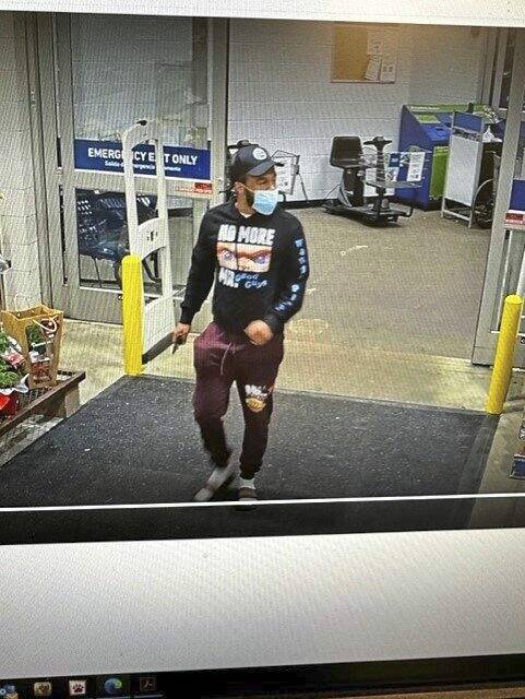 5792759_web1_gtr-lowesthief2