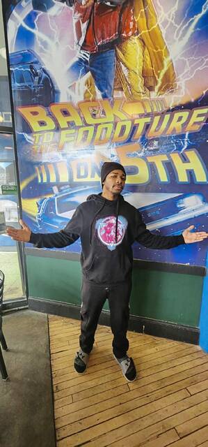 5793419_web1_TE-BackFoodture-Darnell