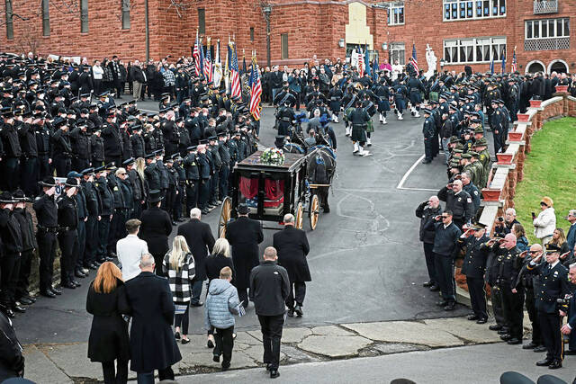 5796634_web1_vnd-McIntireFuneral001-011223