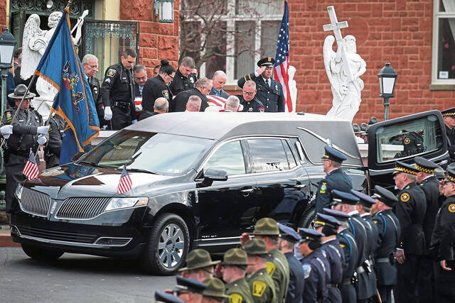 5796634_web1_vnd-McIntireFuneral009-011223