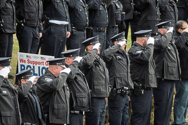 5796634_web1_vnd-McIntireFuneral011-011223