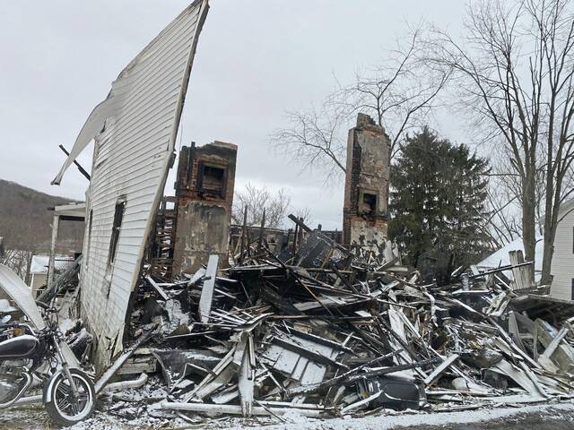 5810070_web1_gtr-housefire