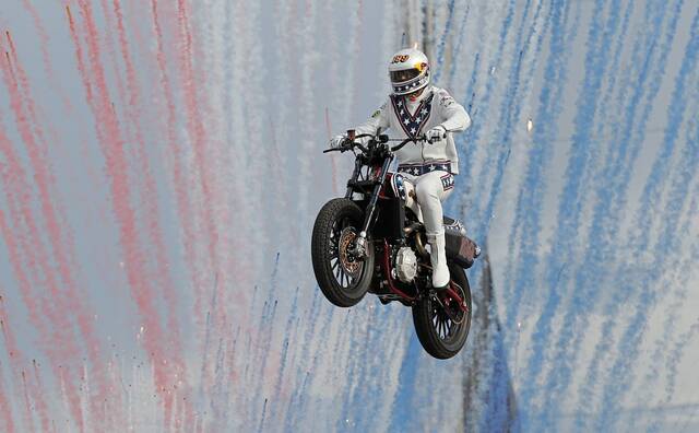 5817468_web1_ptr-NASCARPastranaDaytona500-011823-3