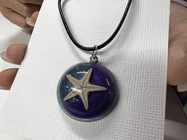 5817851_web1_vnd-resinjewelry-011823-3