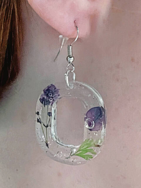 5817851_web1_vnd-resinjewelry-011823