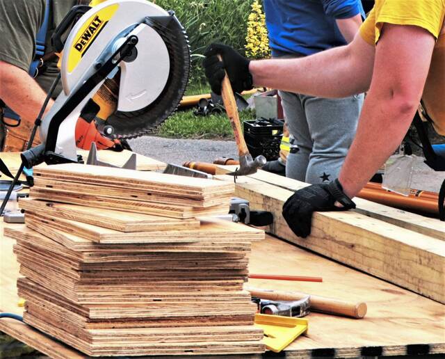 5821653_web1_web-contractors