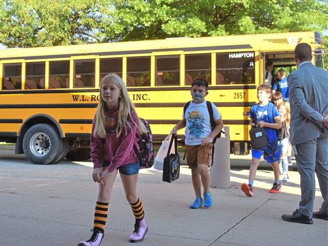 5826343_web1_hj-backtoschool-090122-11