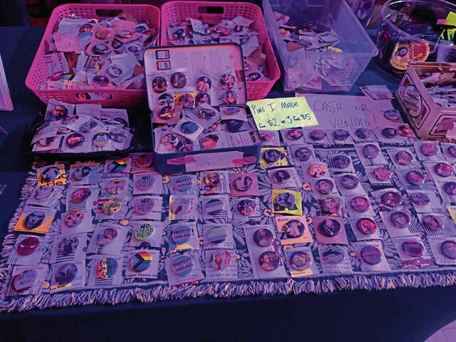 5833508_web1_vnd-ShopsAndSuplexes2