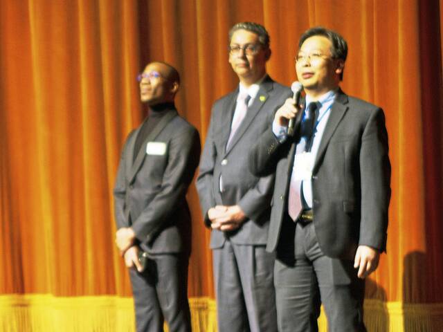 5837443_web1_hj-newyeargala-020223-3