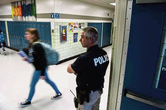 5840268_web1_ptr-USCcops
