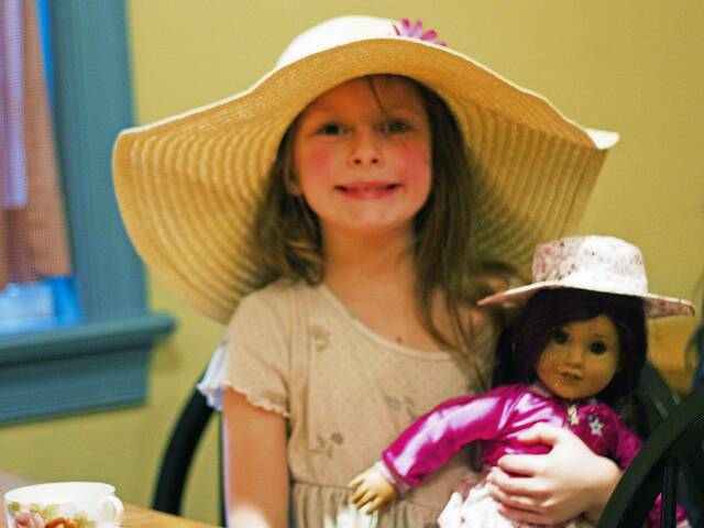 5841005_web1_hj-museumdolltea-020223-12