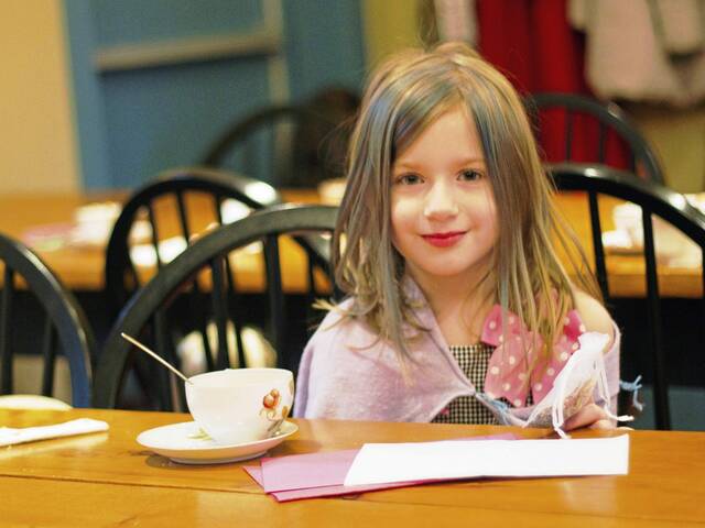 5841005_web1_hj-museumdolltea-020223-5
