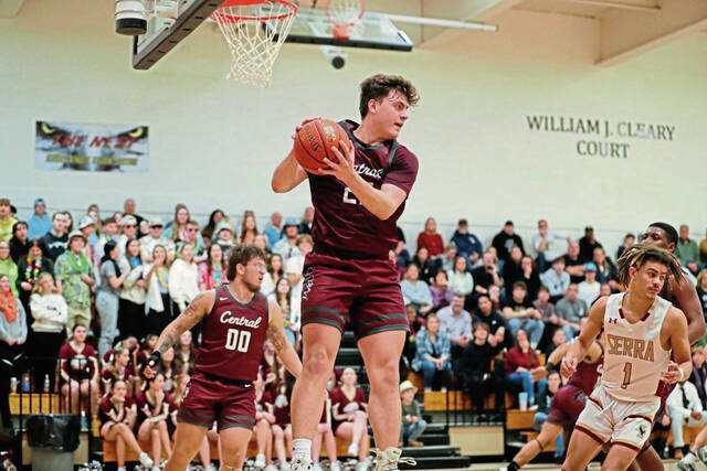 Greensburg Central Catholic completes season sweep of Serra Catholic