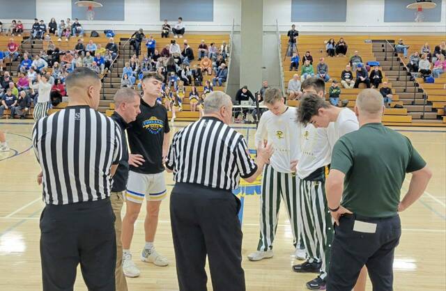 Deer Lakes boys run away with another victory over Derry