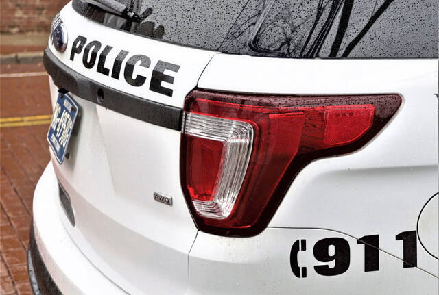 5847601_web1_WEB-policecarK