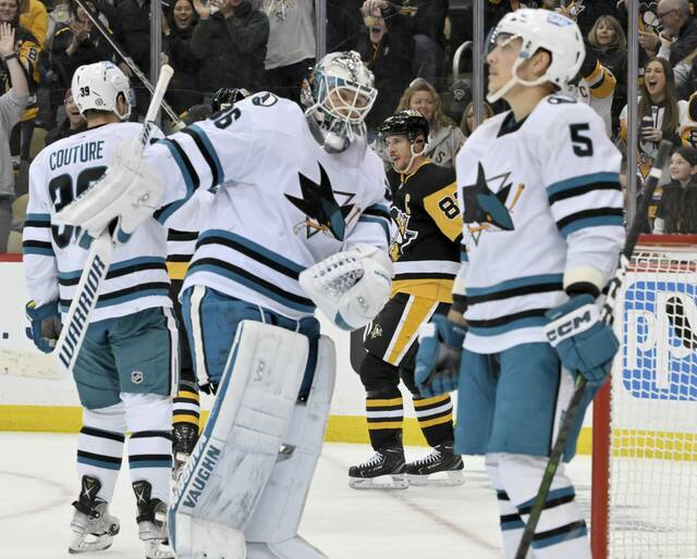 5855103_web1_ptr-PensSharks05-012923jpg