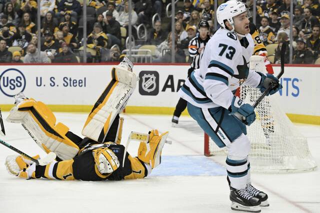 5858277_web1_ptr-PensSharks08-012923jpg