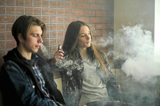 5858545_web1_vnd-studentvaping-013023
