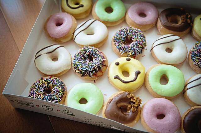 5861606_web1_Doughnuts 5861606_web1_Doughnuts