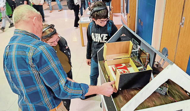 5862382_web1_gtr-contraption2-020123
