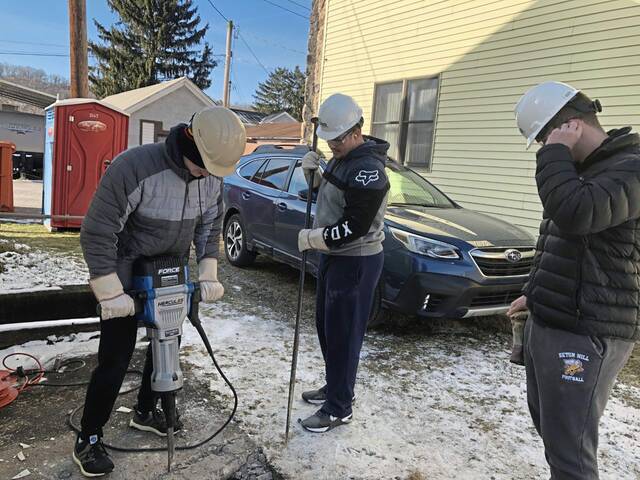 5868968_web1_gtr-MLKServiceDay1-020523