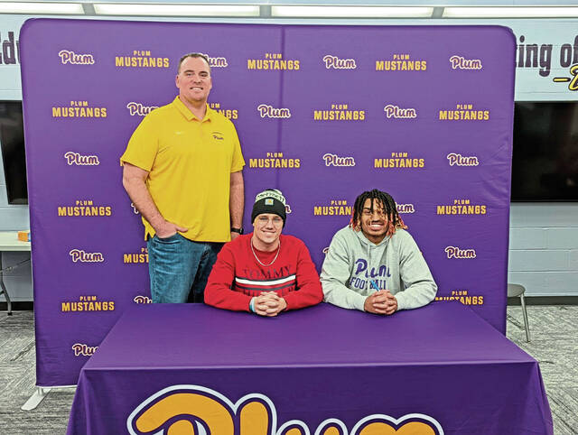 Plum’s Moore-Watkins, Thomas sign on to continue football careers